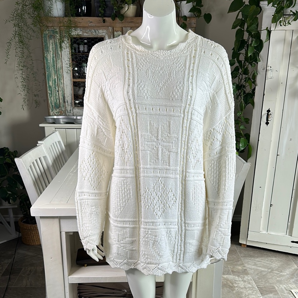 Vintage 1980s “basics” Cozy White Textured Sweater cable knit spring